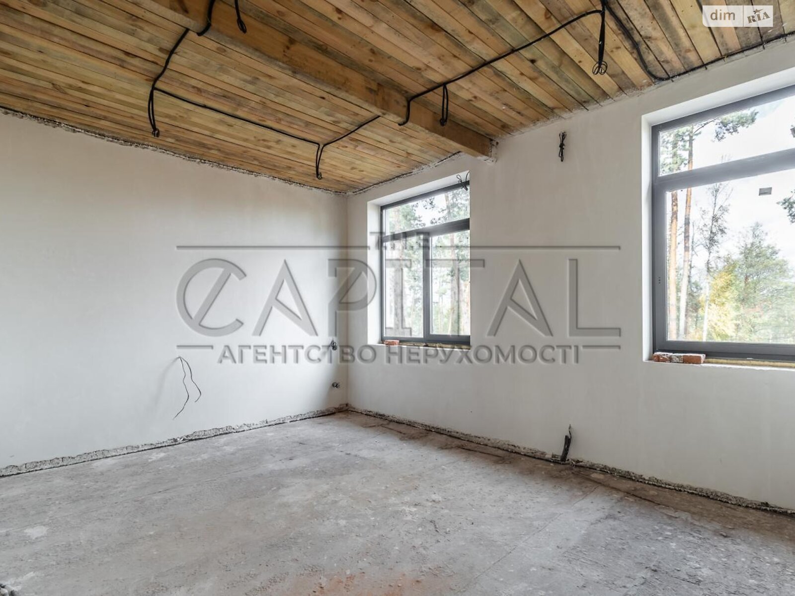 трехэтажный дом с гаражом, 450 кв. м, кирпич. Продажа в Круглику фото 1