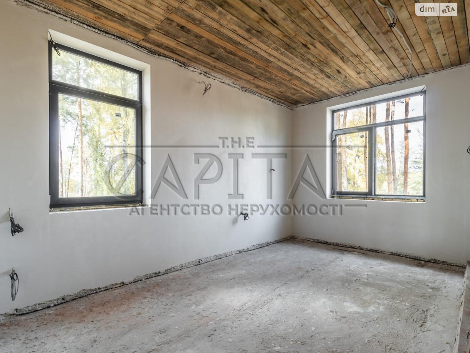 трехэтажный дом с гаражом, 450 кв. м, кирпич. Продажа в Круглику фото 1
