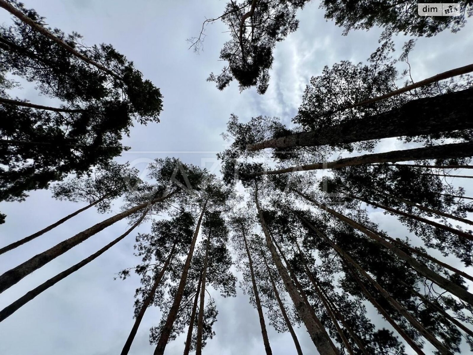 трехэтажный дом с гаражом, 450 кв. м, кирпич. Продажа в Круглику фото 1