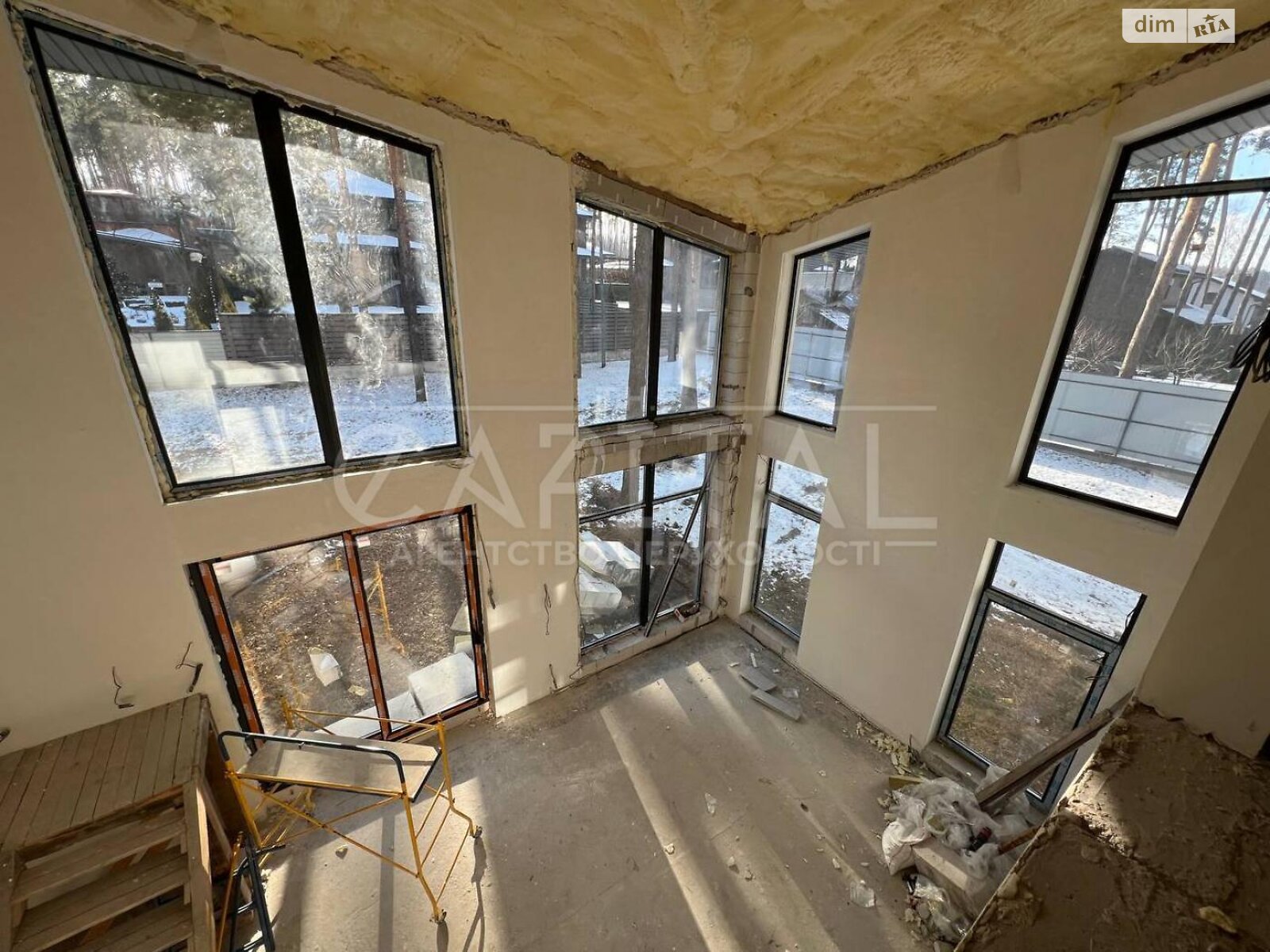 трехэтажный дом с гаражом, 450 кв. м, кирпич. Продажа в Круглику фото 1