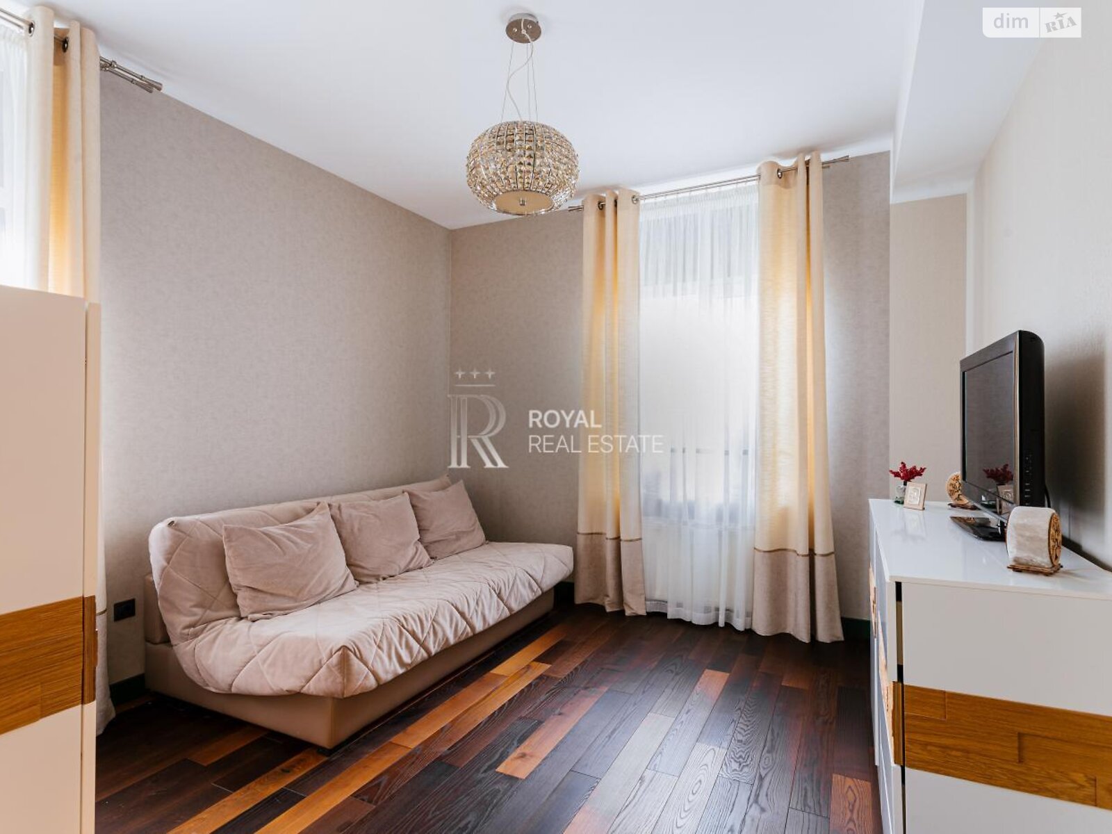 двухэтажный дом с балконом, 200 кв. м, кирпич. Продажа в Круглику фото 1 двухэтажный дом с балконом, 200 кв. м, кирпич. Продажа в Круглику фото 1