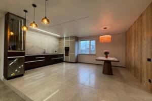 двухэтажный дом с ремонтом, 190 кв. м, пеноблок. Продажа в Крупе фото 2