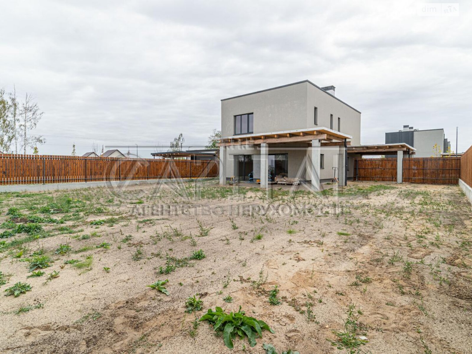 двухэтажный дом с отоплением, 162 кв. м, кирпич. Продажа в Крушинке фото 1