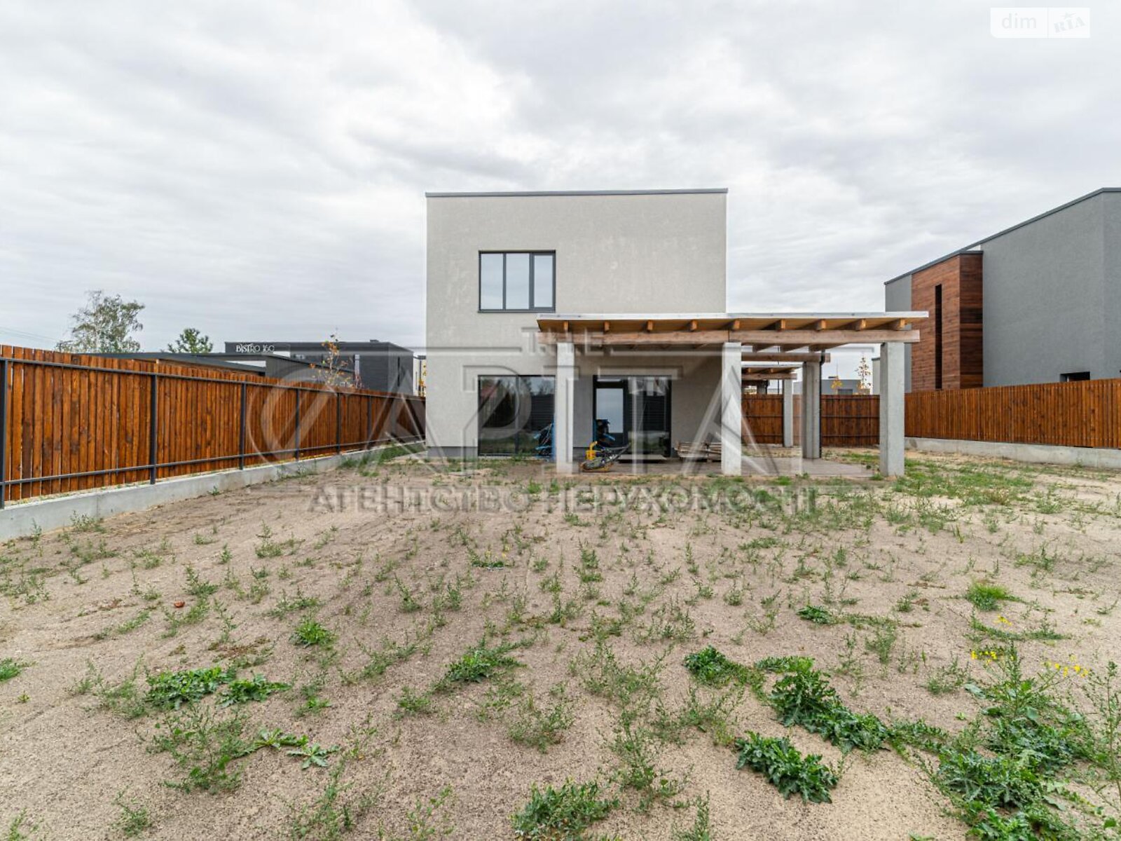 двухэтажный дом с отоплением, 162 кв. м, кирпич. Продажа в Крушинке фото 1