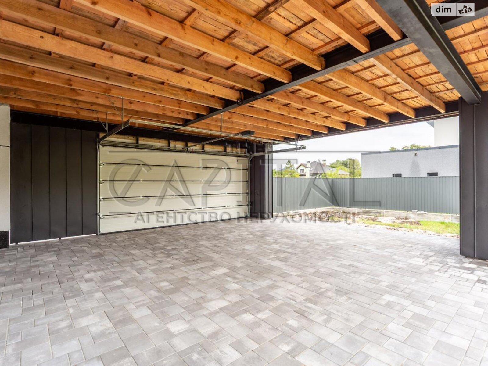 двухэтажный дом с гаражом, 300 кв. м, кирпич. Продажа в Крушинке фото 1