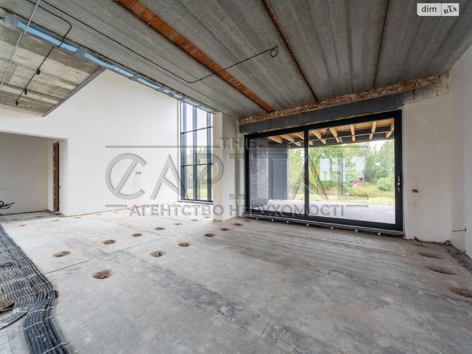 двухэтажный дом с гаражом, 300 кв. м, кирпич. Продажа в Крушинке фото 1