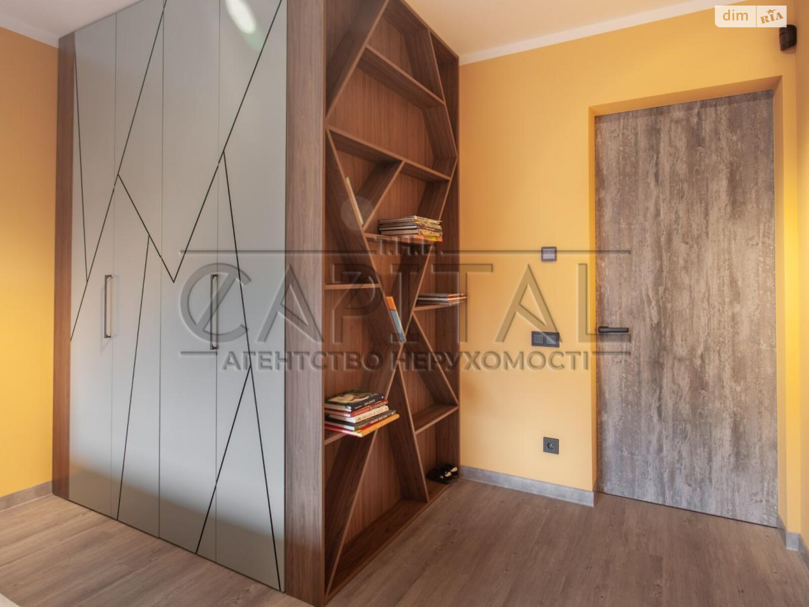 триповерховий будинок з верандою, 324.8 кв. м, газобетон. Продаж у Крушинці фото 1 триповерховий будинок з верандою, 324.8 кв. м, газобетон. Продаж у Крушинці фото 1