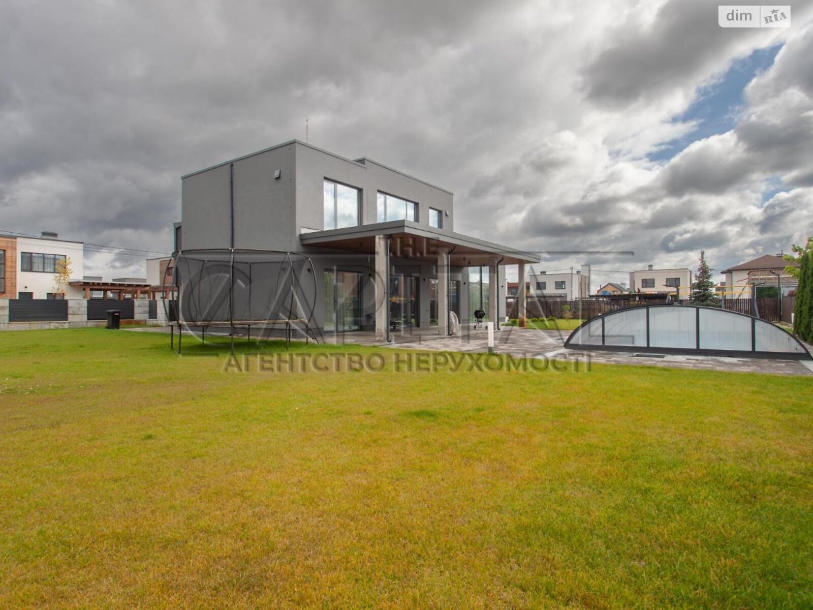 двоповерховий будинок з гаражем, 324.8 кв. м, цегла. Продаж у Крушинці фото 1 двоповерховий будинок з гаражем, 324.8 кв. м, цегла. Продаж у Крушинці фото 1
