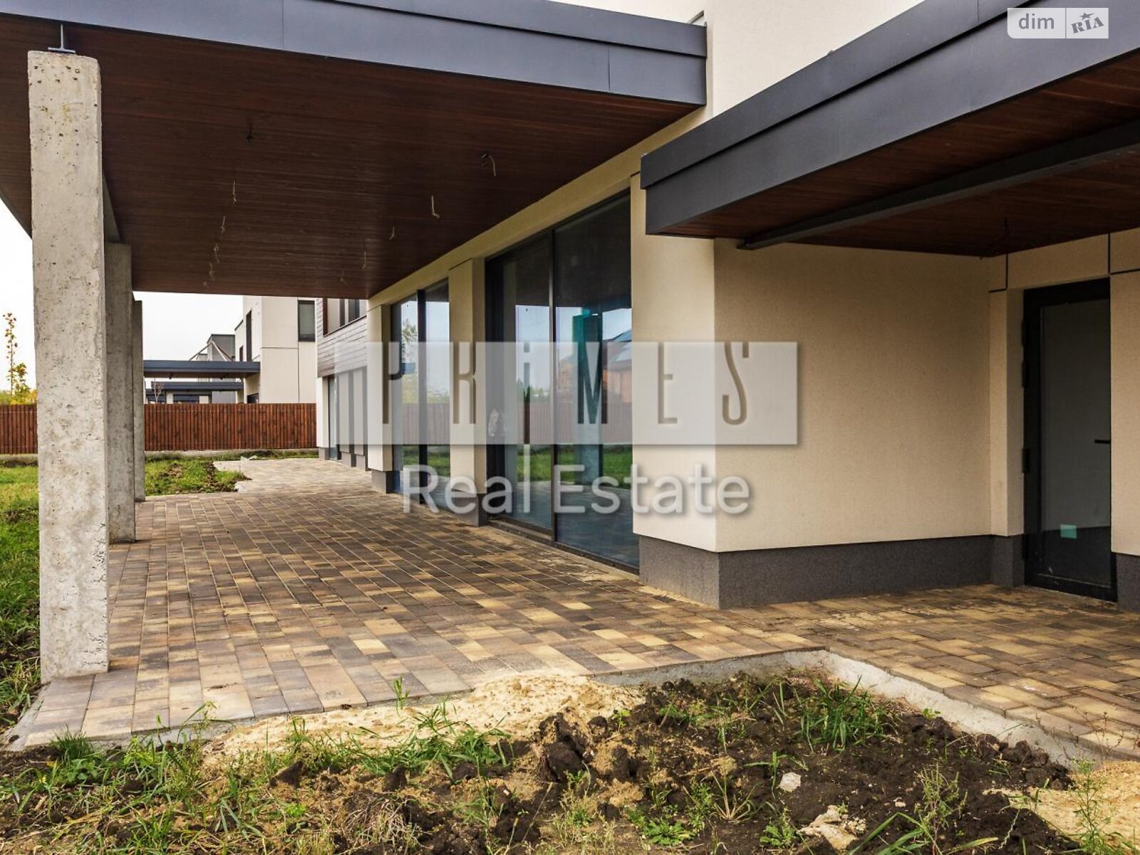 двухэтажный дом с верандой, 408 кв. м, кирпич. Продажа в Крушинке фото 1 двухэтажный дом с верандой, 408 кв. м, кирпич. Продажа в Крушинке фото 1