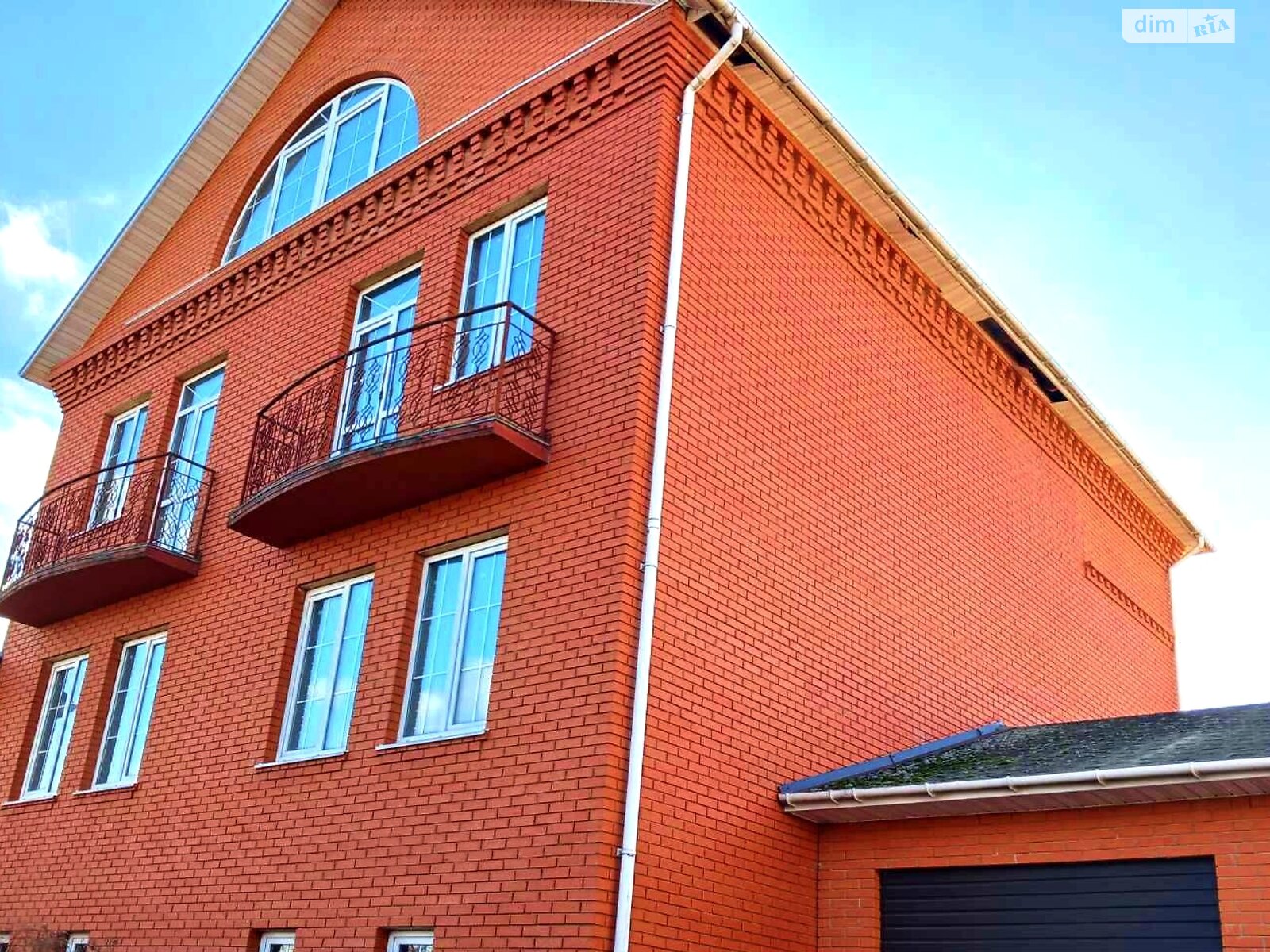 триповерховий будинок з гаражем, 373 кв. м, цегла. Продаж у Крушинці фото 1 триповерховий будинок з гаражем, 373 кв. м, цегла. Продаж у Крушинці фото 1