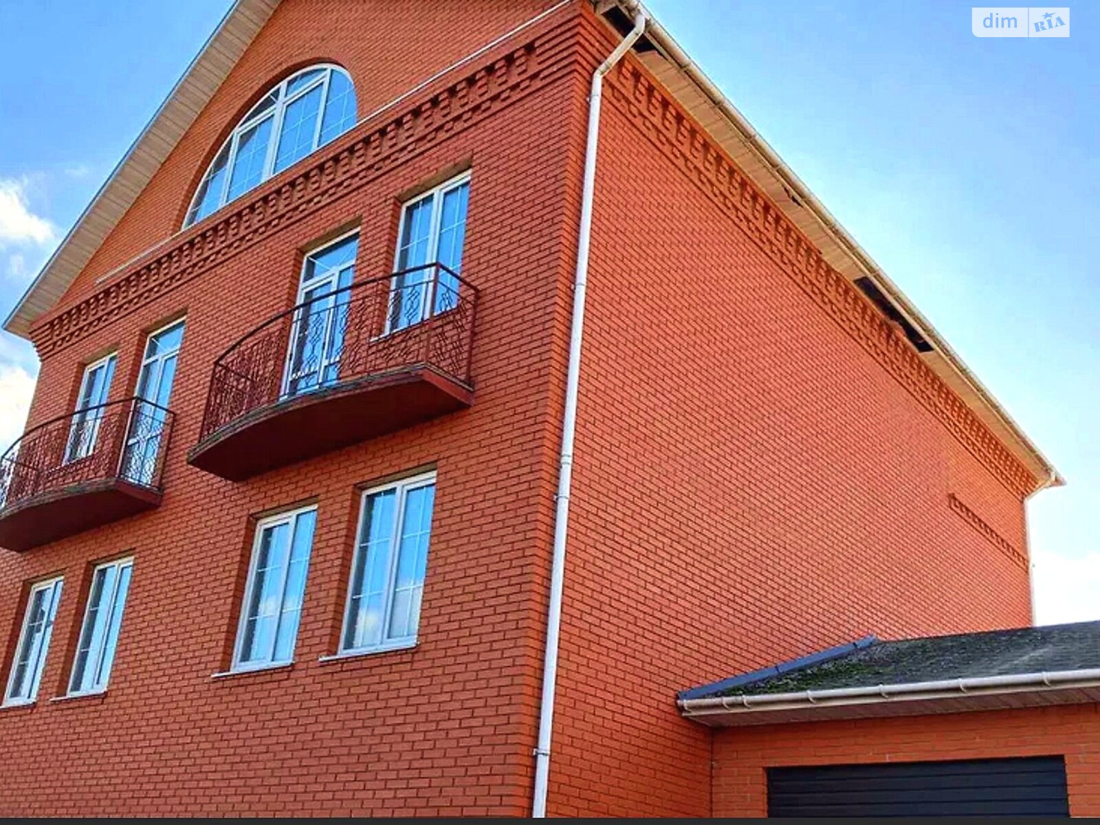 триповерховий будинок з гаражем, 373 кв. м, цегла. Продаж у Крушинці фото 1 триповерховий будинок з гаражем, 373 кв. м, цегла. Продаж у Крушинці фото 1