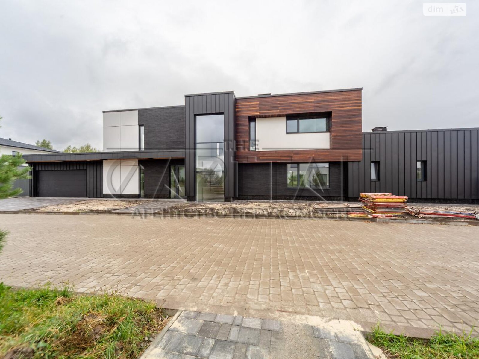 двоповерховий будинок з гаражем, 280 кв. м, кирпич. Продаж у Крушинці фото 1 двоповерховий будинок з гаражем, 280 кв. м, кирпич. Продаж у Крушинці фото 1