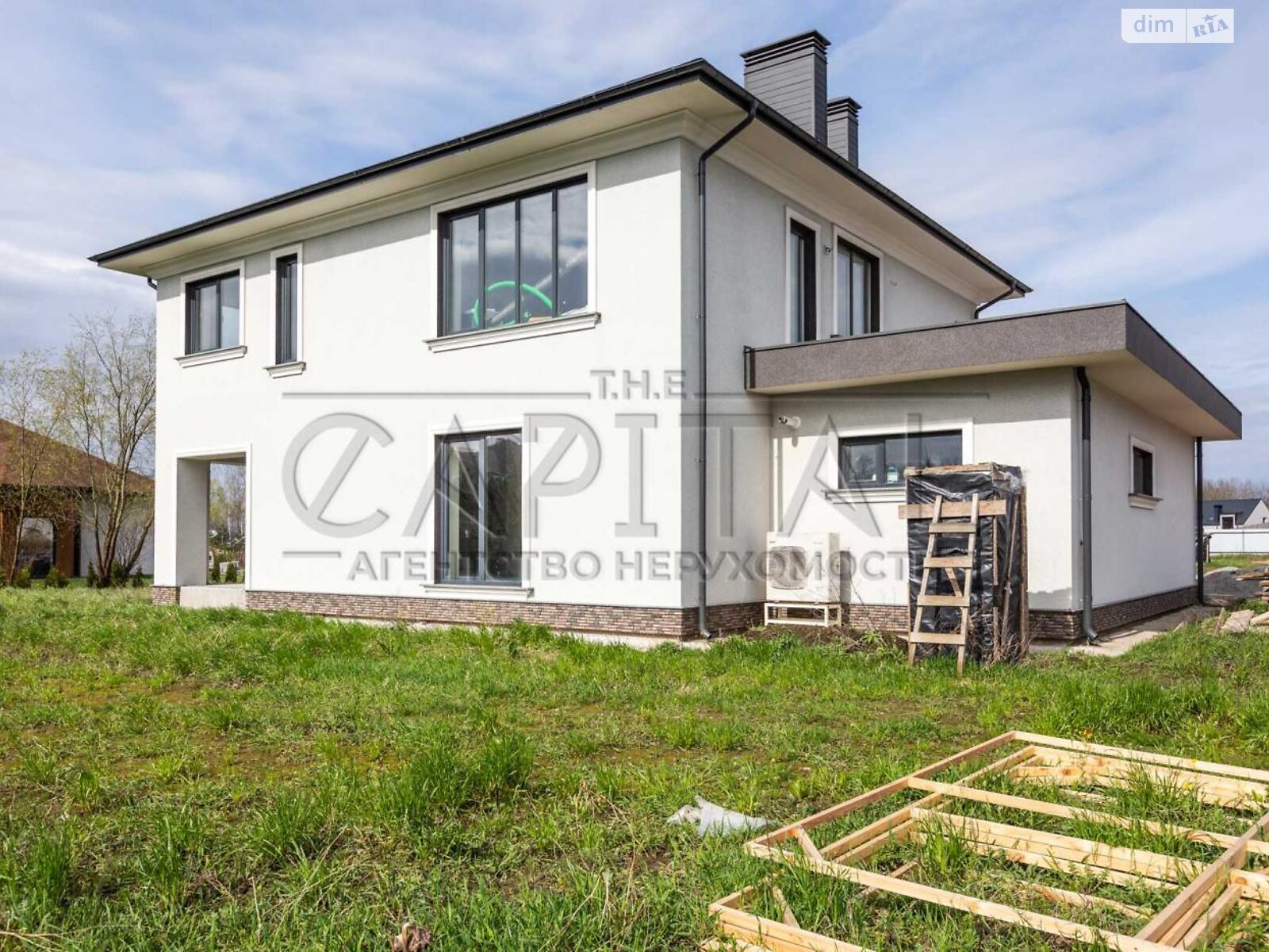 двухэтажный дом с гаражом, 298.97 кв. м, кирпич. Продажа в Крушинке фото 1 двухэтажный дом с гаражом, 298.97 кв. м, кирпич. Продажа в Крушинке фото 1