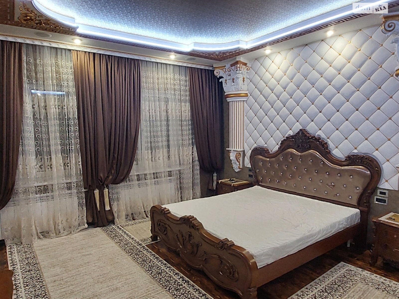 триповерховий будинок з верандою, 600 кв. м, цегла. Продаж у Крижанівка фото 1 триповерховий будинок з верандою, 600 кв. м, цегла. Продаж у Крижанівка фото 1
