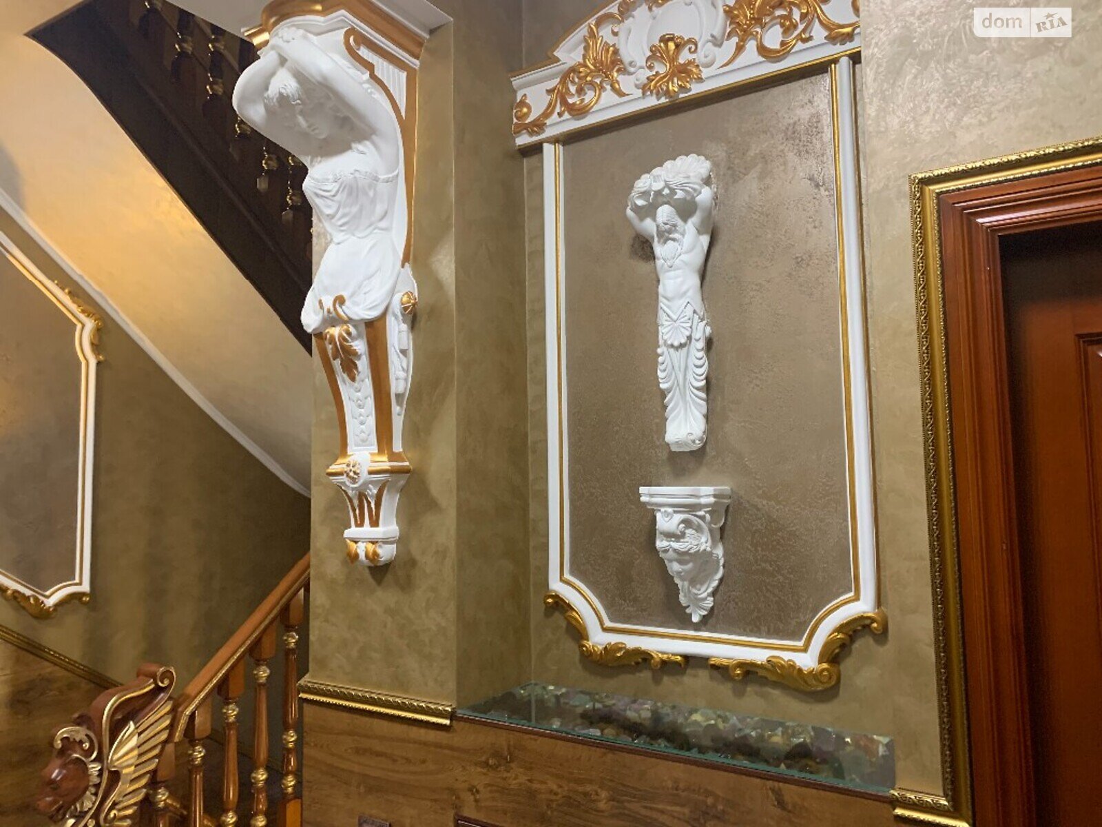 триповерховий будинок з верандою, 600 кв. м, цегла. Продаж у Крижанівка фото 1 триповерховий будинок з верандою, 600 кв. м, цегла. Продаж у Крижанівка фото 1