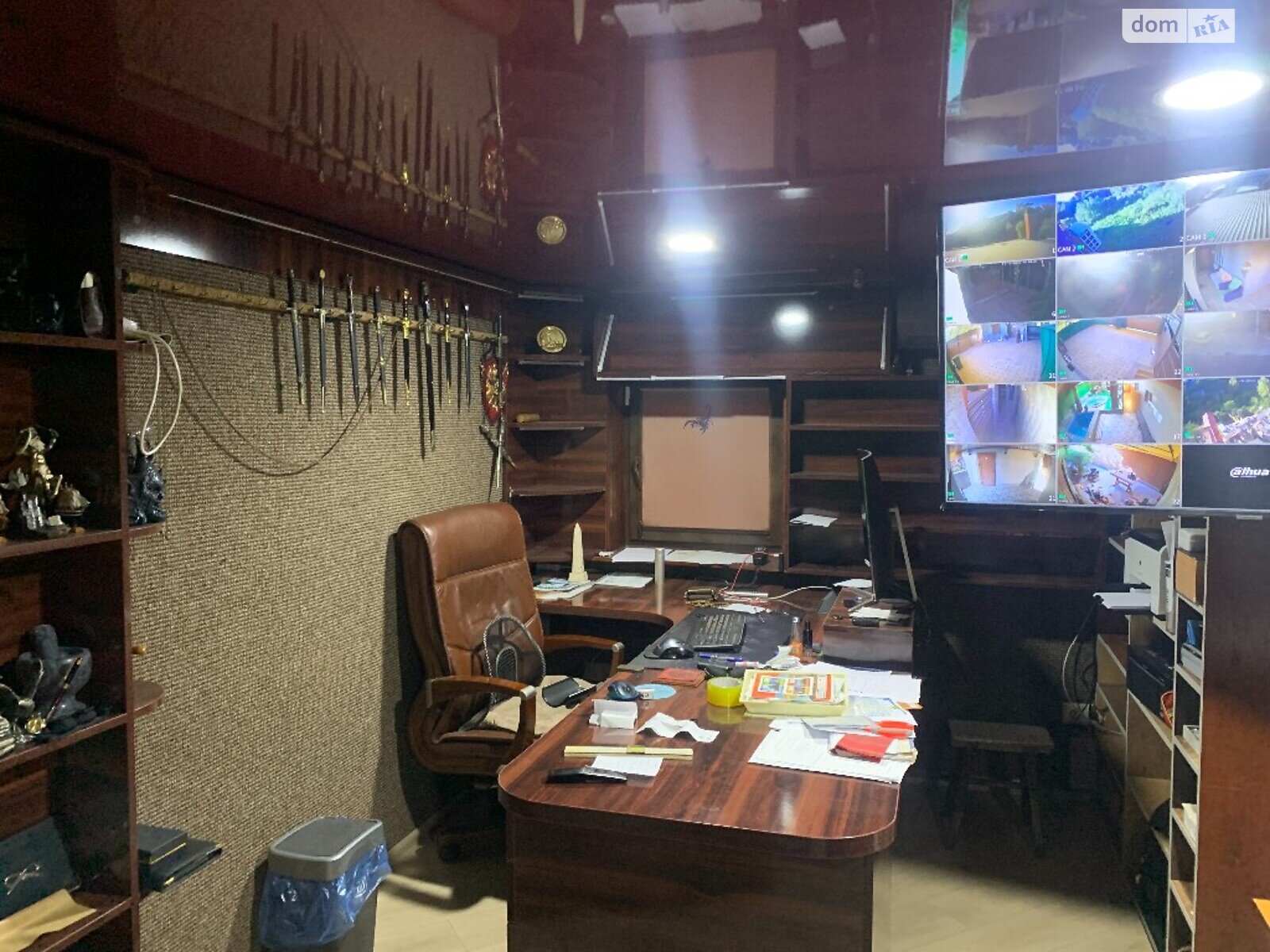 триповерховий будинок з верандою, 600 кв. м, цегла. Продаж у Крижанівка фото 1 триповерховий будинок з верандою, 600 кв. м, цегла. Продаж у Крижанівка фото 1