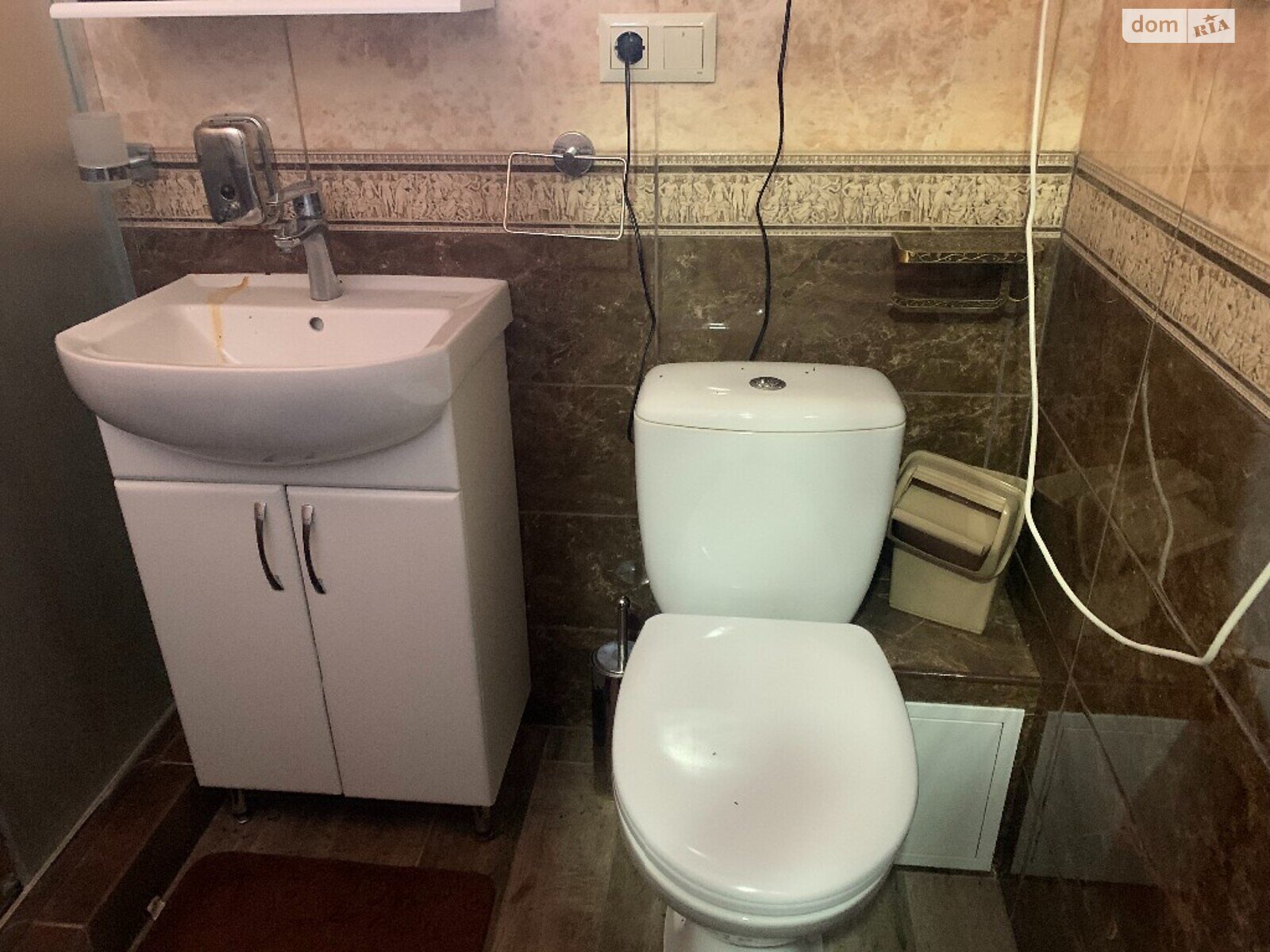 триповерховий будинок з верандою, 600 кв. м, цегла. Продаж у Крижанівка фото 1 триповерховий будинок з верандою, 600 кв. м, цегла. Продаж у Крижанівка фото 1