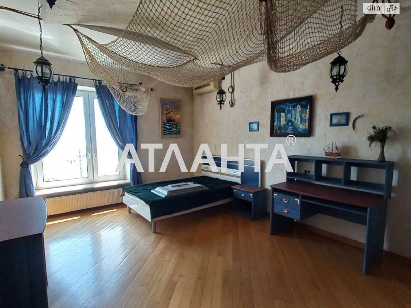 трехэтажный дом, 380 кв. м, кирпич. Продажа в Крыжановке фото 1