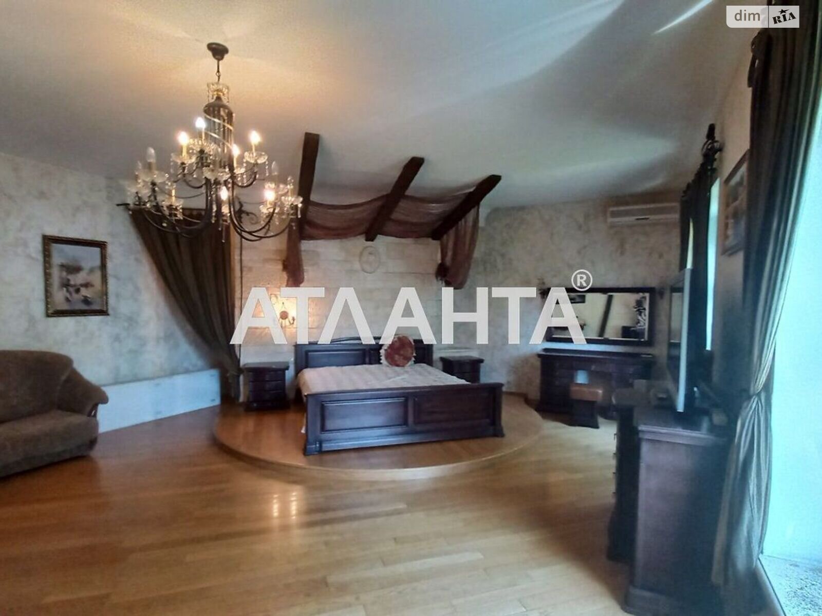 трехэтажный дом, 380 кв. м, кирпич. Продажа в Крыжановке фото 1