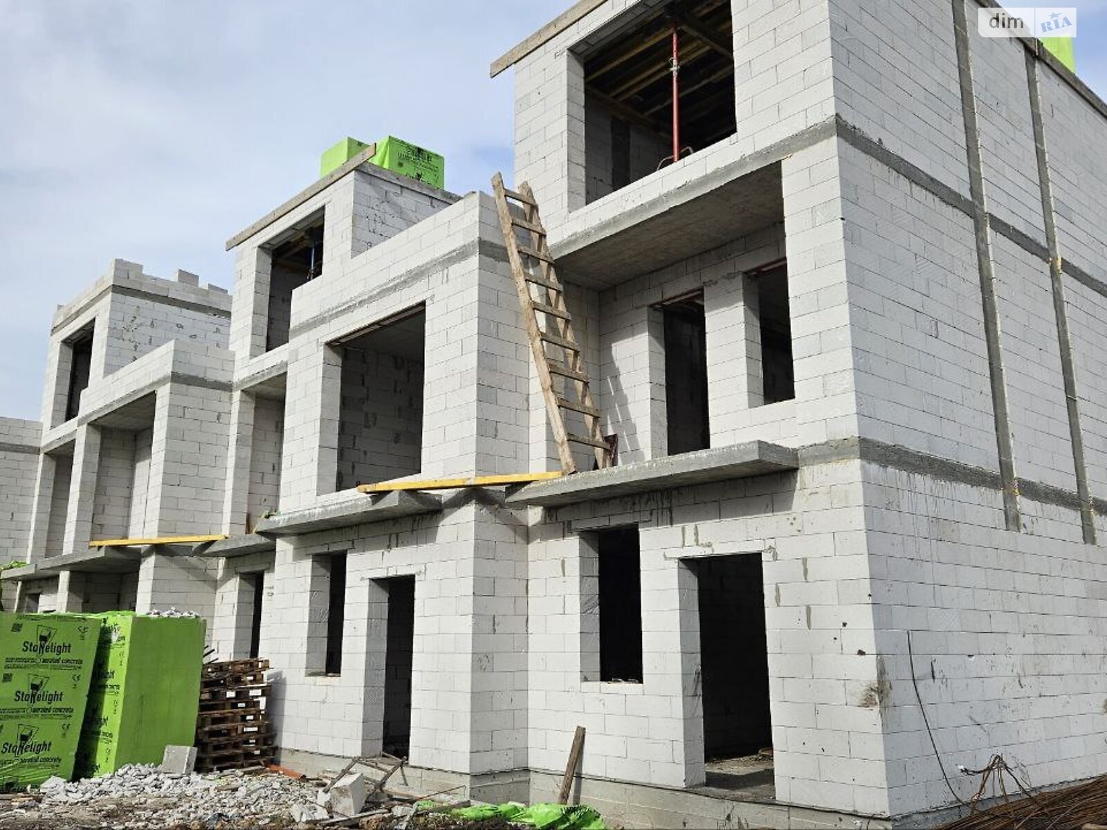 триповерховий будинок, 92 кв. м, газобетон. Продаж у Крюківщині фото 3 триповерховий будинок, 92 кв. м, газобетон. Продаж у Крюківщині фото 3