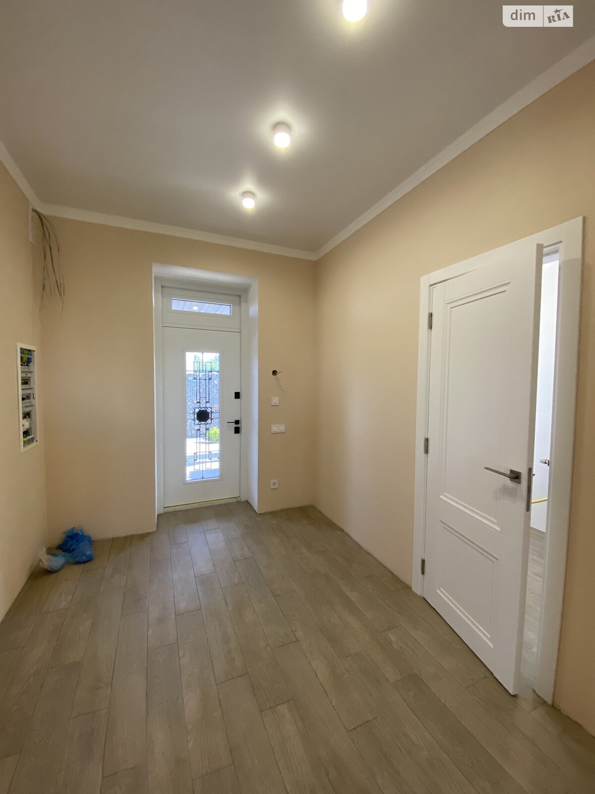 двухэтажный дом с ремонтом, 170 кв. м, кирпич. Продажа в Крюковщине фото 1