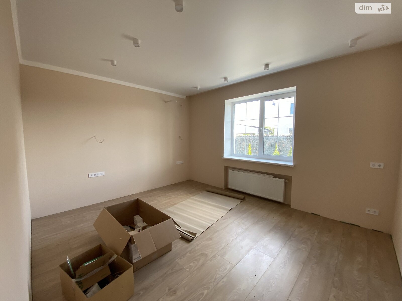 двухэтажный дом с ремонтом, 170 кв. м, кирпич. Продажа в Крюковщине фото 1