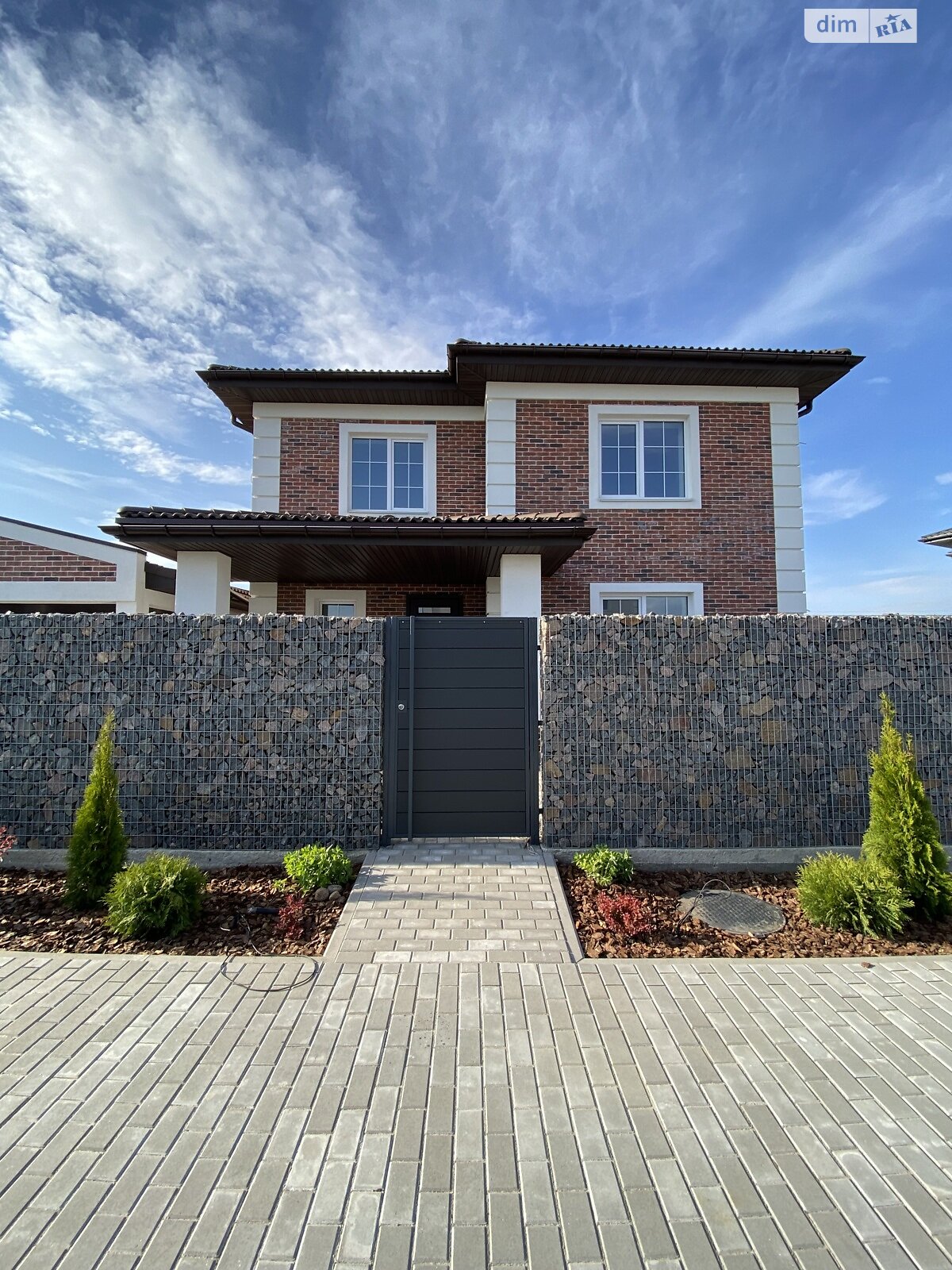 двухэтажный дом с ремонтом, 170 кв. м, кирпич. Продажа в Крюковщине фото 1