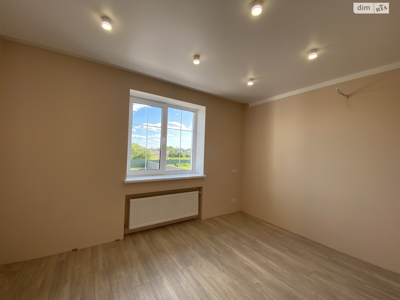 двухэтажный дом с ремонтом, 170 кв. м, кирпич. Продажа в Крюковщине фото 1
