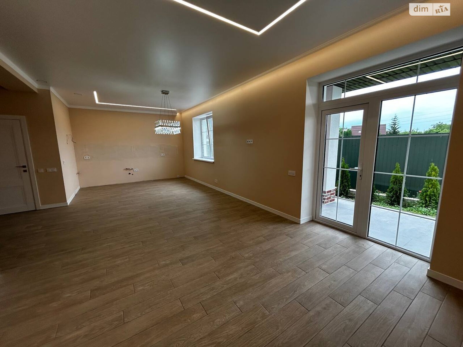 двухэтажный дом с ремонтом, 216 кв. м, газобетон. Продажа в Крюковщине фото 1 двухэтажный дом с ремонтом, 216 кв. м, газобетон. Продажа в Крюковщине фото 1