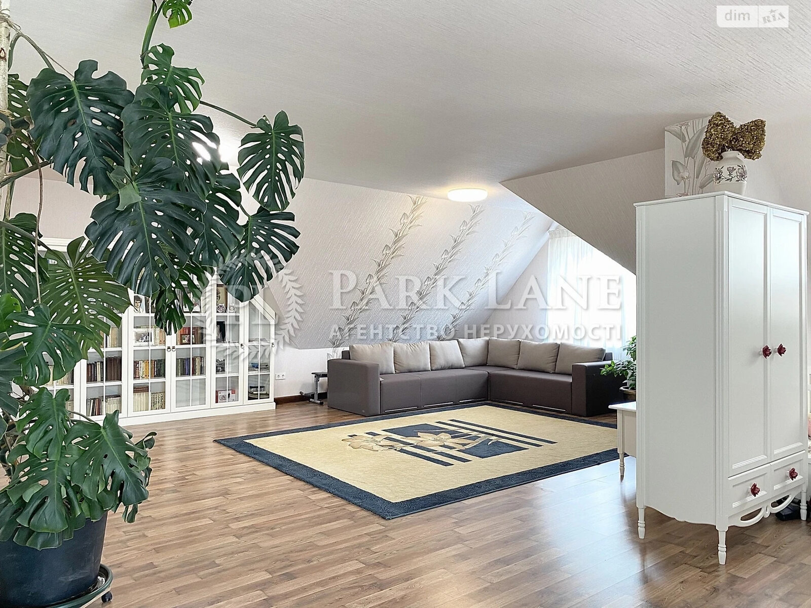 триповерховий будинок з верандою, 535 кв. м, цегла. Продаж у Крюківщині фото 1