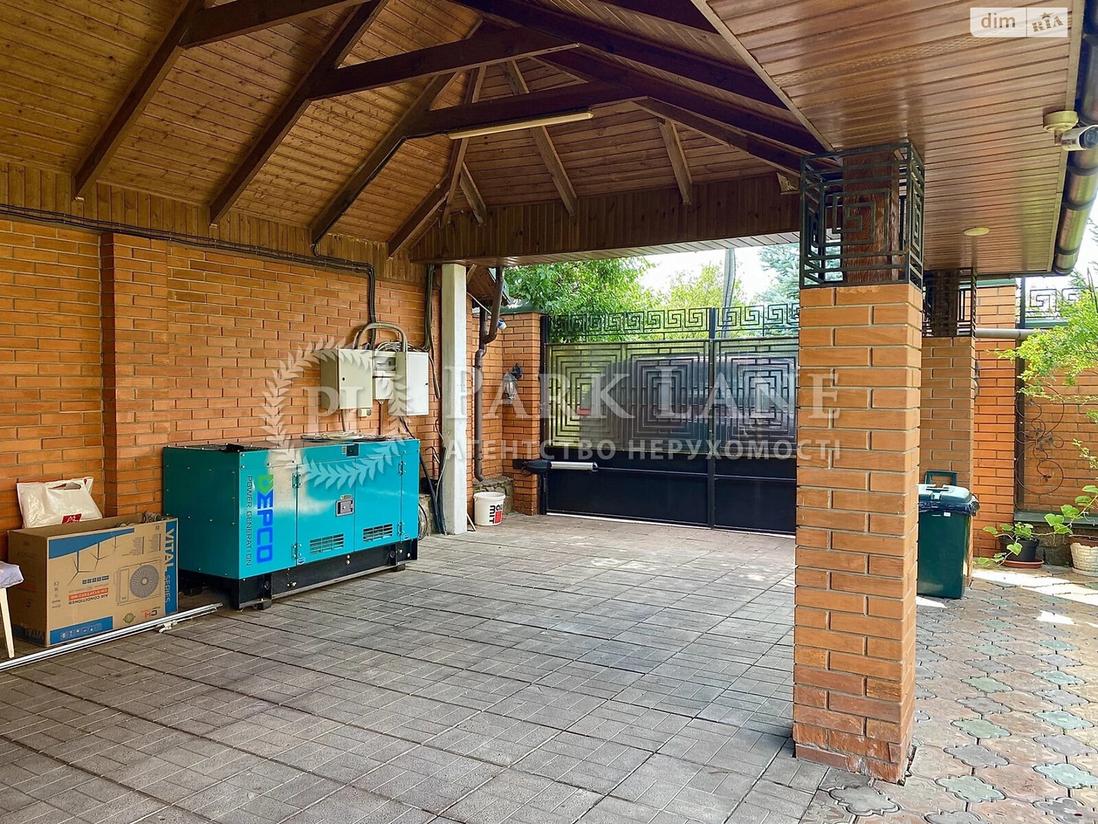 триповерховий будинок з верандою, 535 кв. м, цегла. Продаж у Крюківщині фото 1