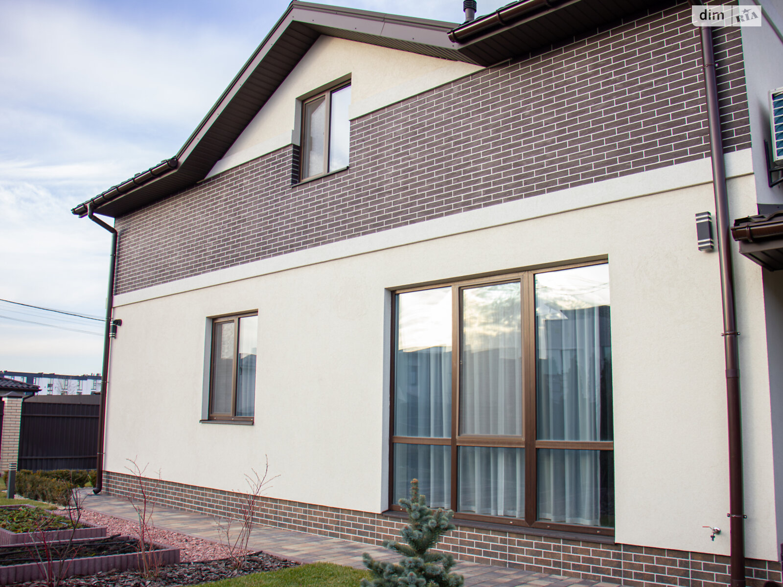 двухэтажный дом с верандой, 250 кв. м, кирпич. Продажа в Крюковщине фото 1 двухэтажный дом с верандой, 250 кв. м, кирпич. Продажа в Крюковщине фото 1