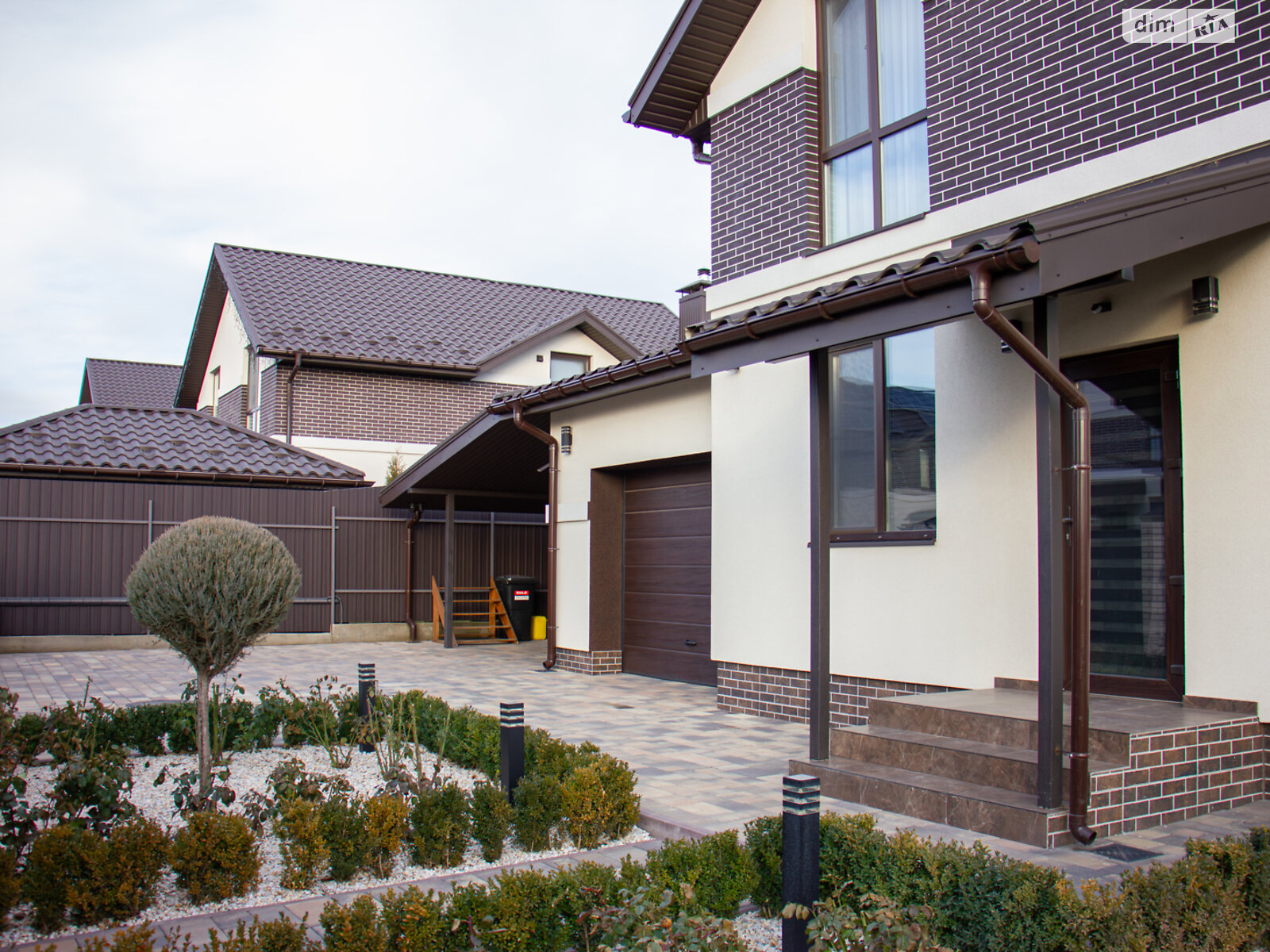 двухэтажный дом с верандой, 250 кв. м, кирпич. Продажа в Крюковщине фото 1 двухэтажный дом с верандой, 250 кв. м, кирпич. Продажа в Крюковщине фото 1