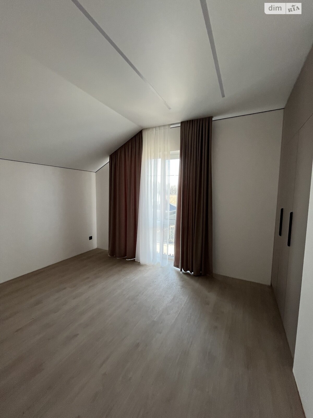 двоповерховий будинок з ремонтом, 138 кв. м, кирпич. Продаж у Крюківщині фото 1 двоповерховий будинок з ремонтом, 138 кв. м, кирпич. Продаж у Крюківщині фото 1