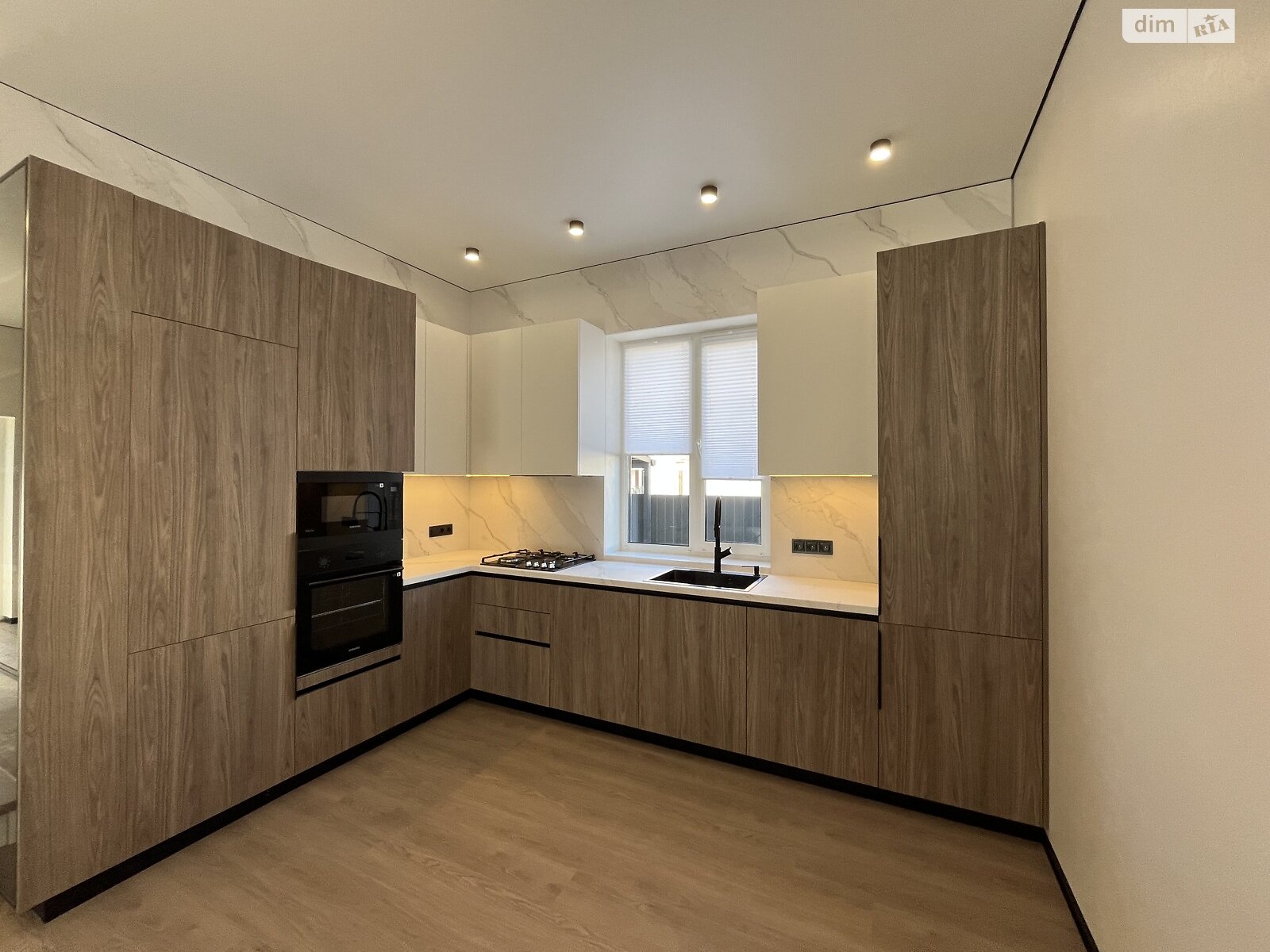 двоповерховий будинок з ремонтом, 138 кв. м, кирпич. Продаж у Крюківщині фото 1 двоповерховий будинок з ремонтом, 138 кв. м, кирпич. Продаж у Крюківщині фото 1