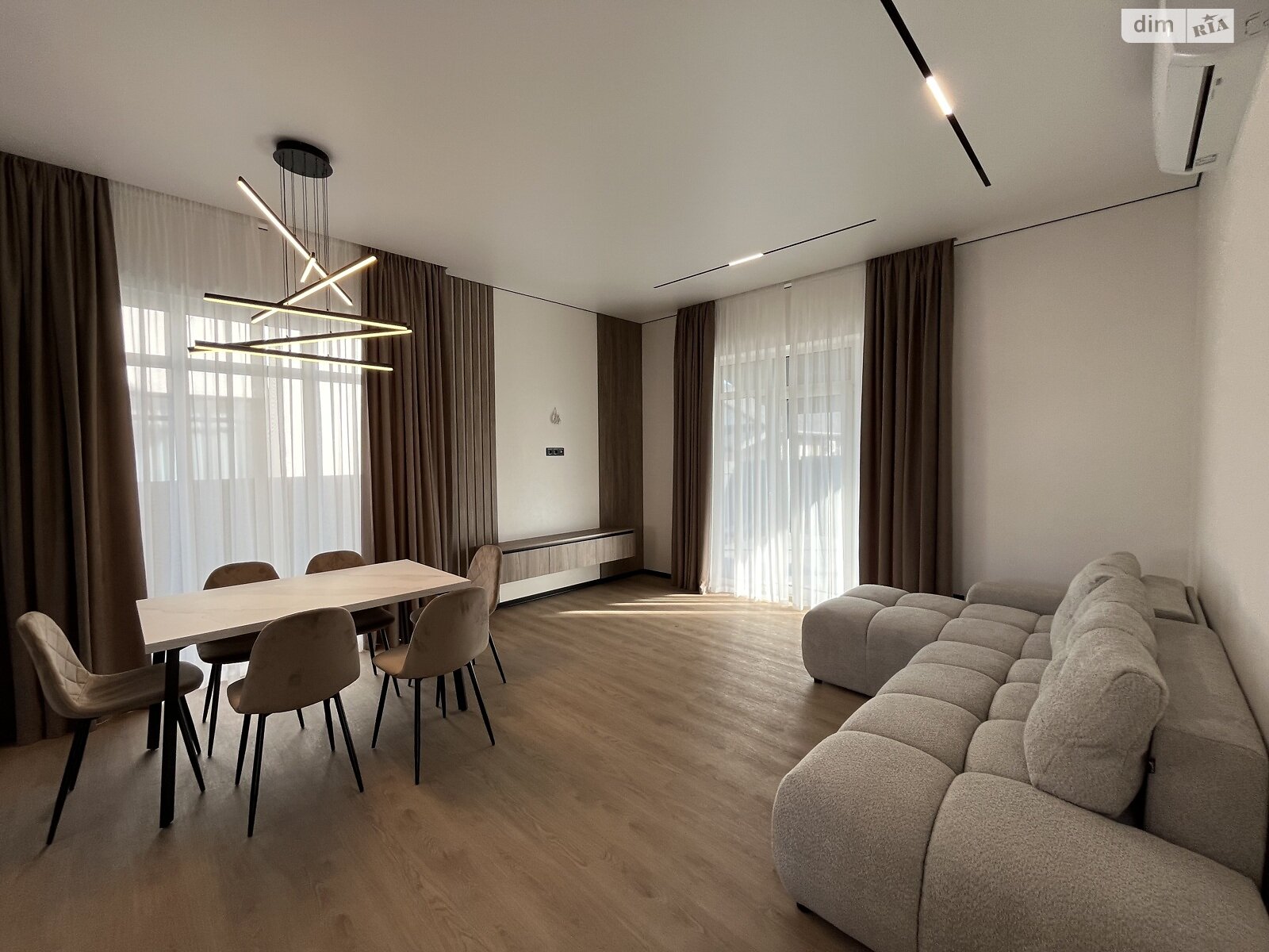 двоповерховий будинок з ремонтом, 138 кв. м, кирпич. Продаж у Крюківщині фото 1 двоповерховий будинок з ремонтом, 138 кв. м, кирпич. Продаж у Крюківщині фото 1