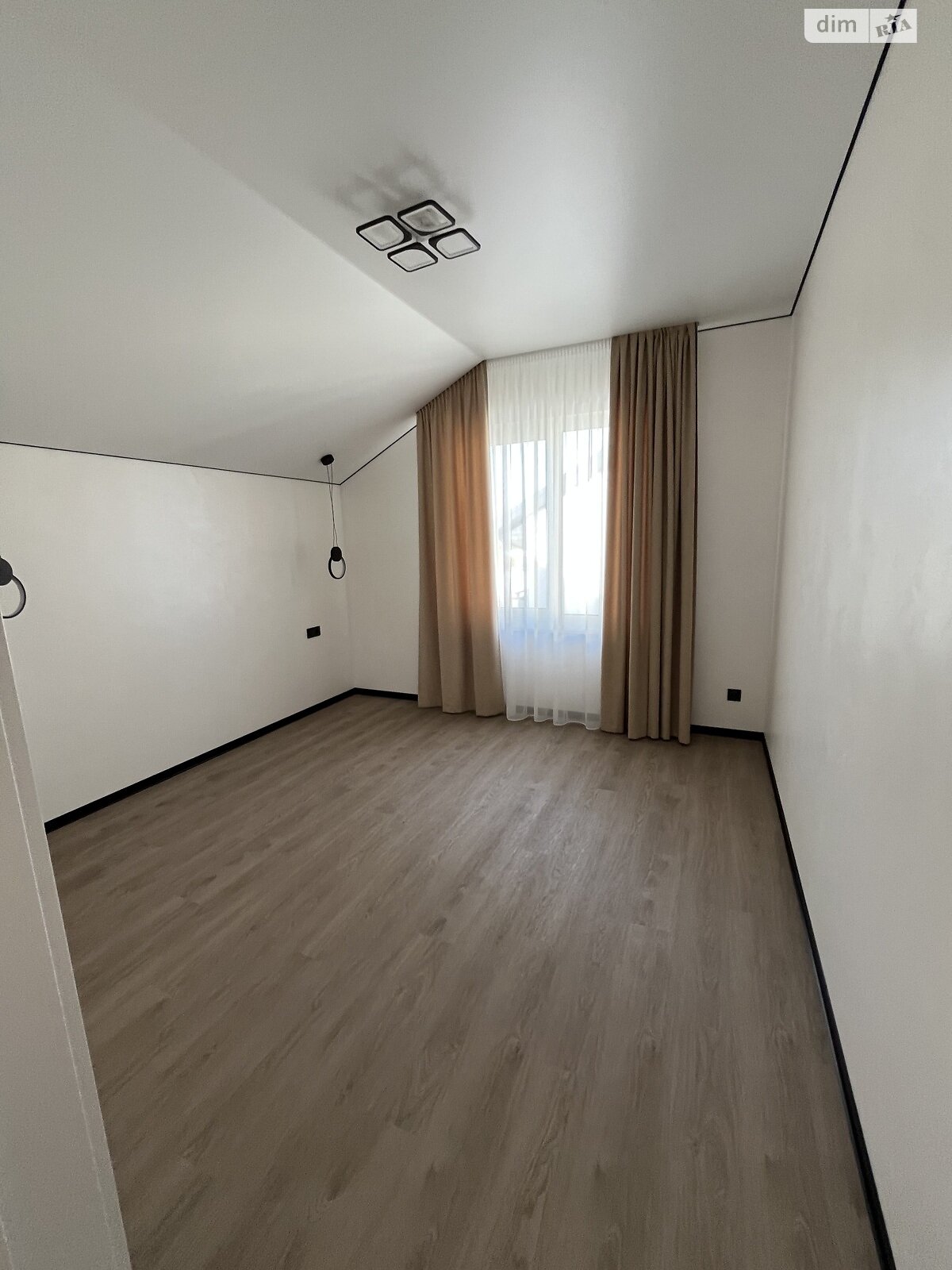 двоповерховий будинок з ремонтом, 138 кв. м, кирпич. Продаж у Крюківщині фото 1 двоповерховий будинок з ремонтом, 138 кв. м, кирпич. Продаж у Крюківщині фото 1