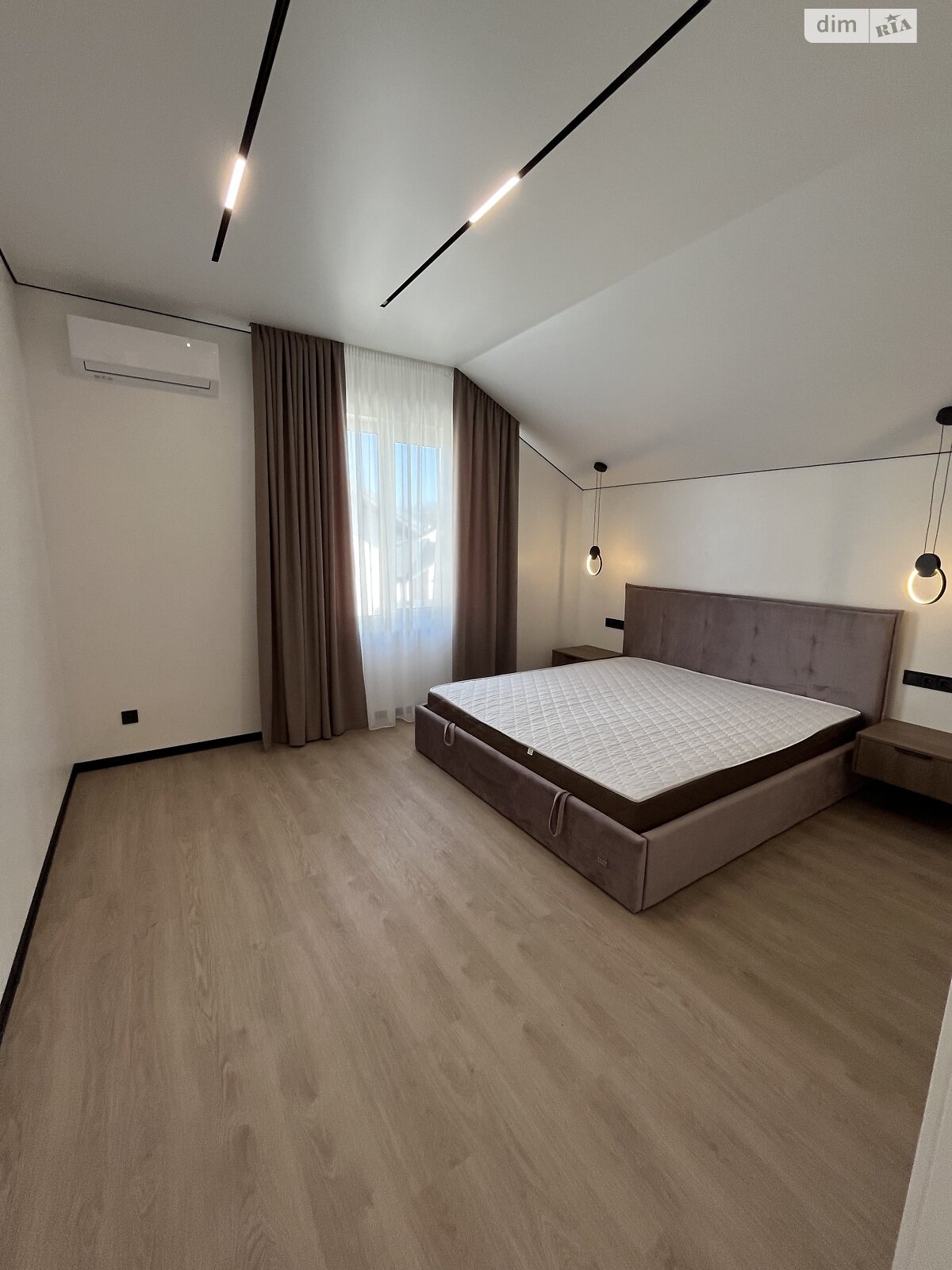 двоповерховий будинок з ремонтом, 138 кв. м, кирпич. Продаж у Крюківщині фото 1 двоповерховий будинок з ремонтом, 138 кв. м, кирпич. Продаж у Крюківщині фото 1