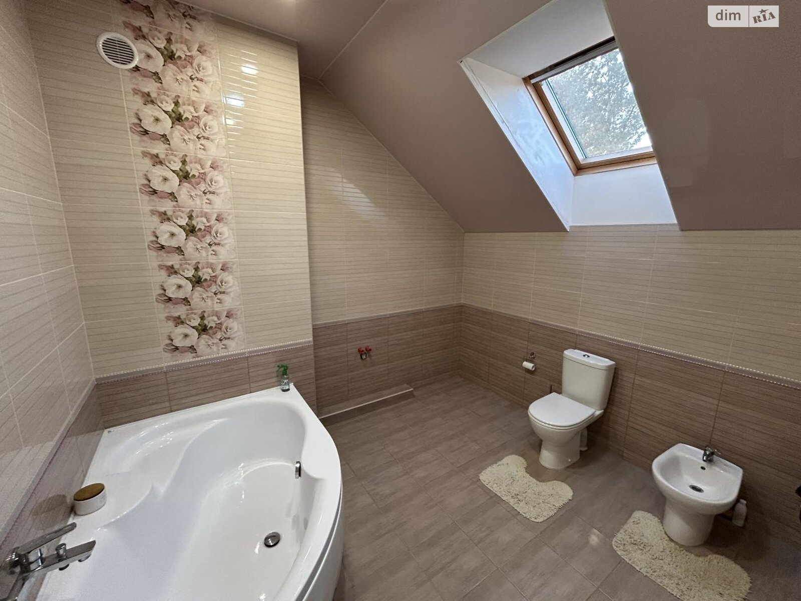 двоповерховий будинок з балконом, 130 кв. м, цегла. Продаж у Крюківщині фото 1 двоповерховий будинок з балконом, 130 кв. м, цегла. Продаж у Крюківщині фото 1