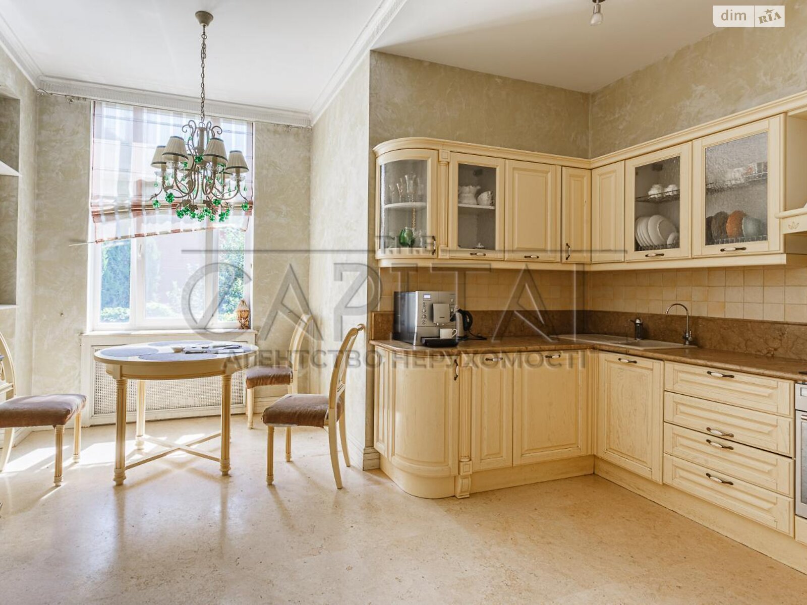 триповерховий будинок з верандою, 800 кв. м, цегла. Продаж у Крюківщині фото 1