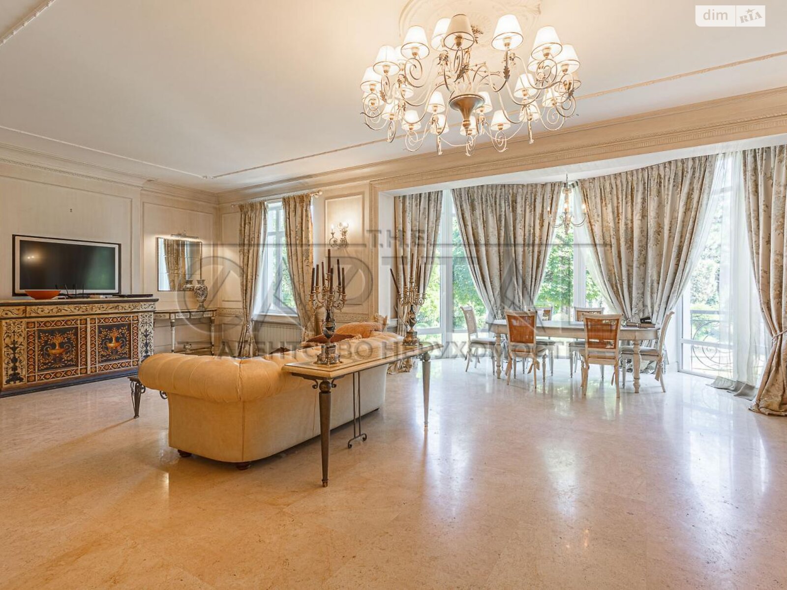 триповерховий будинок з верандою, 800 кв. м, цегла. Продаж у Крюківщині фото 1