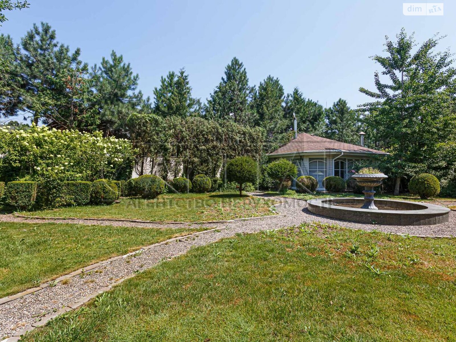 триповерховий будинок з верандою, 800 кв. м, цегла. Продаж у Крюківщині фото 1