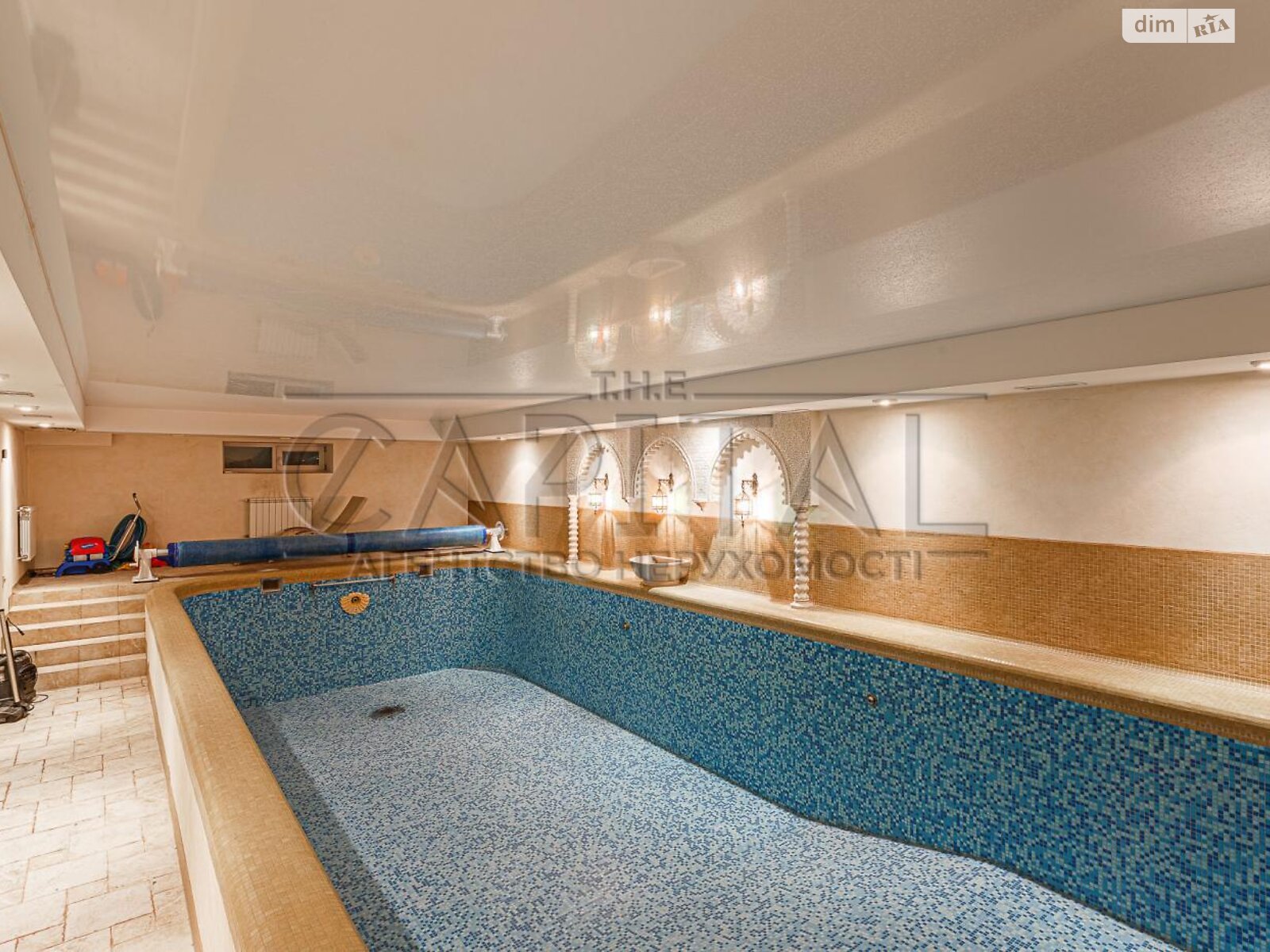 триповерховий будинок з верандою, 800 кв. м, цегла. Продаж у Крюківщині фото 1