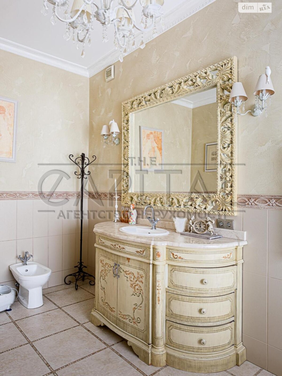 триповерховий будинок з верандою, 800 кв. м, цегла. Продаж у Крюківщині фото 1