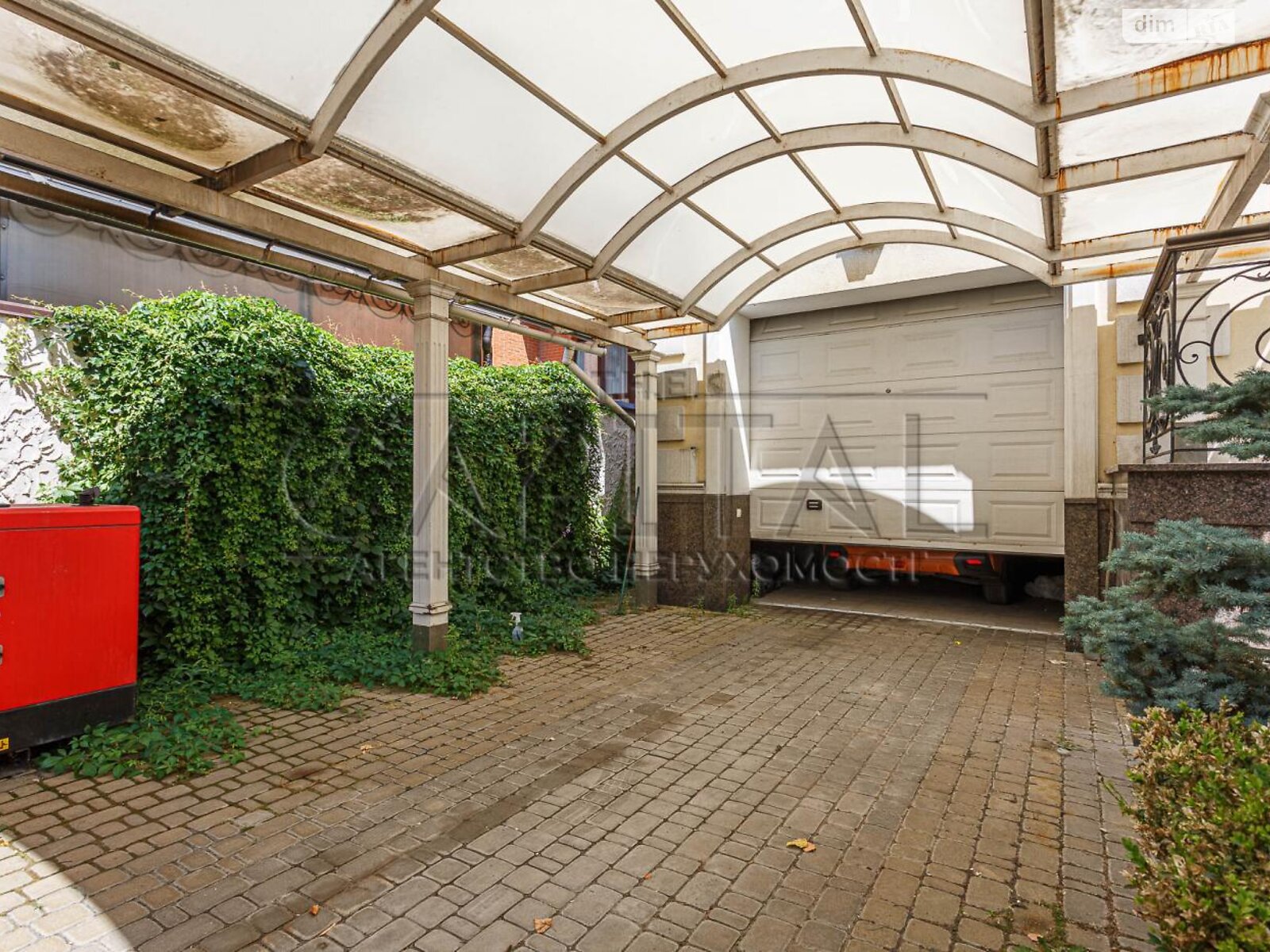 триповерховий будинок з верандою, 800 кв. м, цегла. Продаж у Крюківщині фото 1