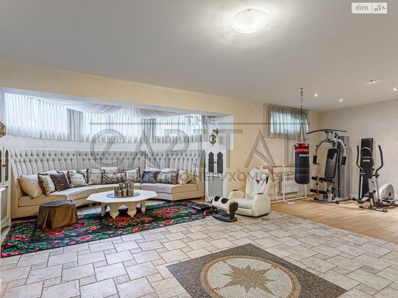 триповерховий будинок з верандою, 800 кв. м, цегла. Продаж у Крюківщині фото 1