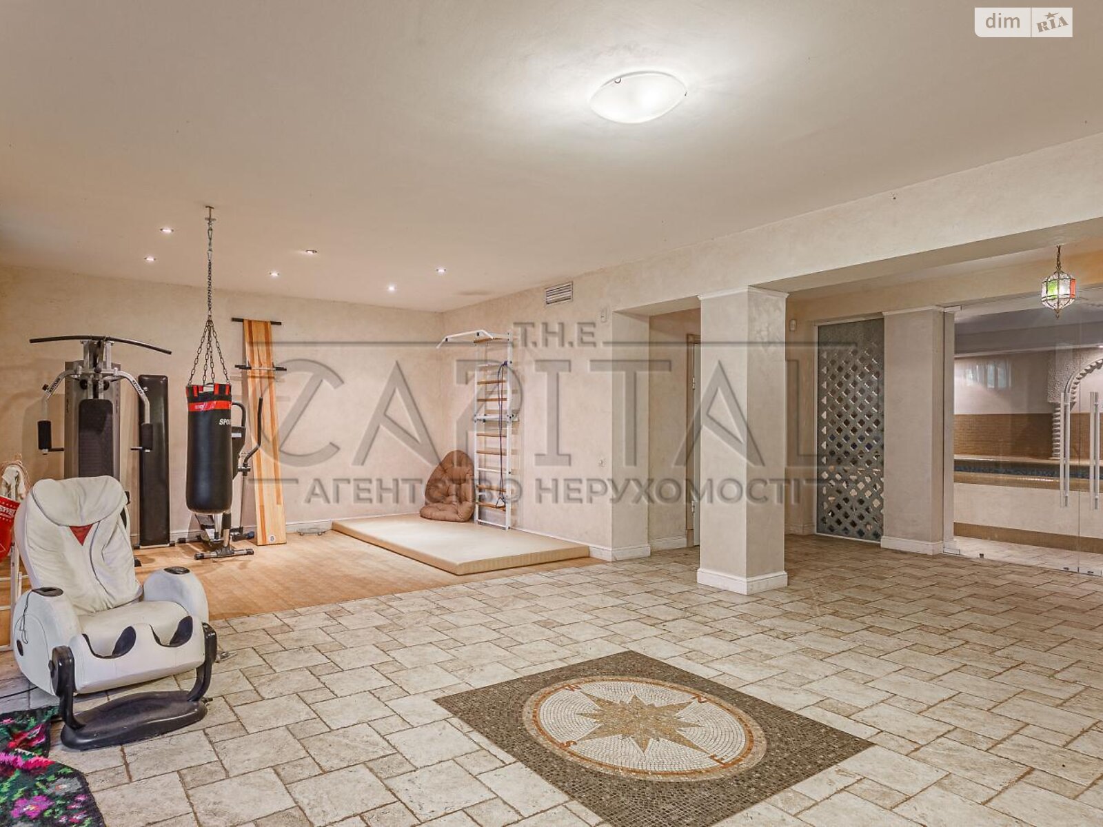 триповерховий будинок з верандою, 800 кв. м, цегла. Продаж у Крюківщині фото 1