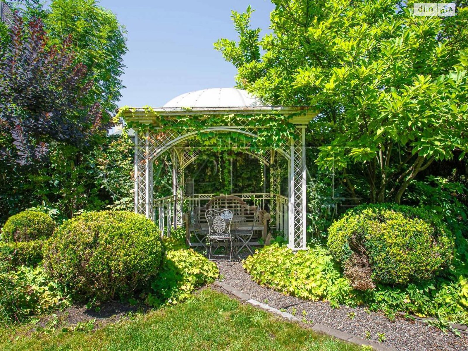 триповерховий будинок з верандою, 800 кв. м, цегла. Продаж у Крюківщині фото 1