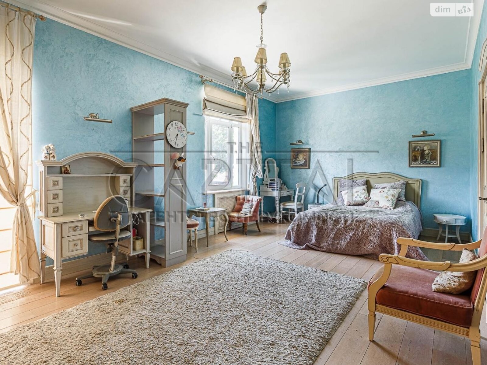 триповерховий будинок з мансардою, 800 кв. м, цегла. Продаж у Крюківщині фото 1 триповерховий будинок з мансардою, 800 кв. м, цегла. Продаж у Крюківщині фото 1