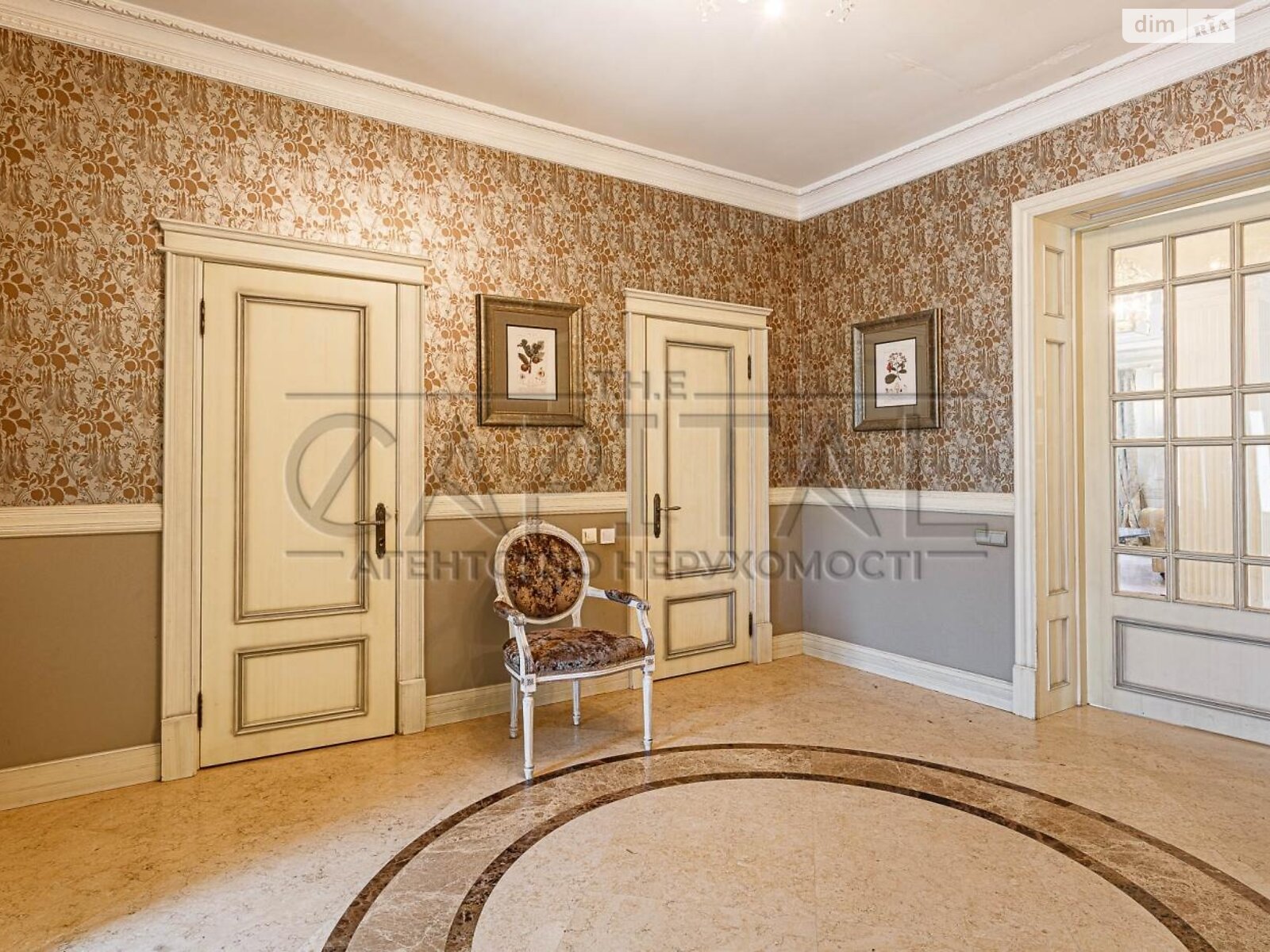 триповерховий будинок з мансардою, 800 кв. м, цегла. Продаж у Крюківщині фото 1 триповерховий будинок з мансардою, 800 кв. м, цегла. Продаж у Крюківщині фото 1